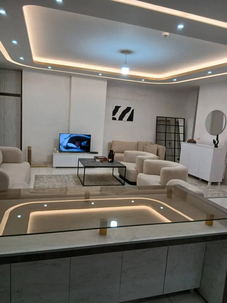 اجاره واحد ۱۱۰ متری