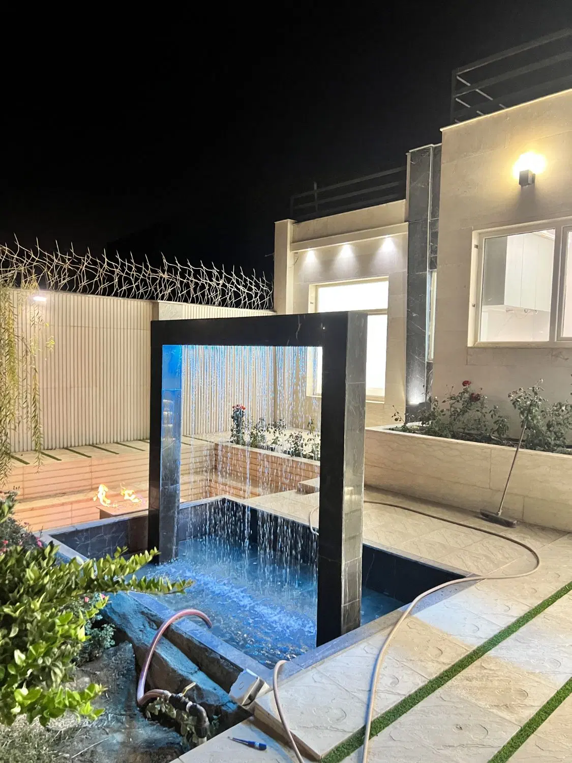 ویلای لوکس  استخر چهارفصل  سند تک‌برگ  عسگریه