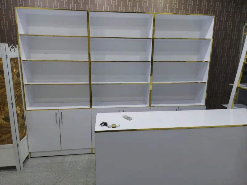 مغازه ۱۷متری