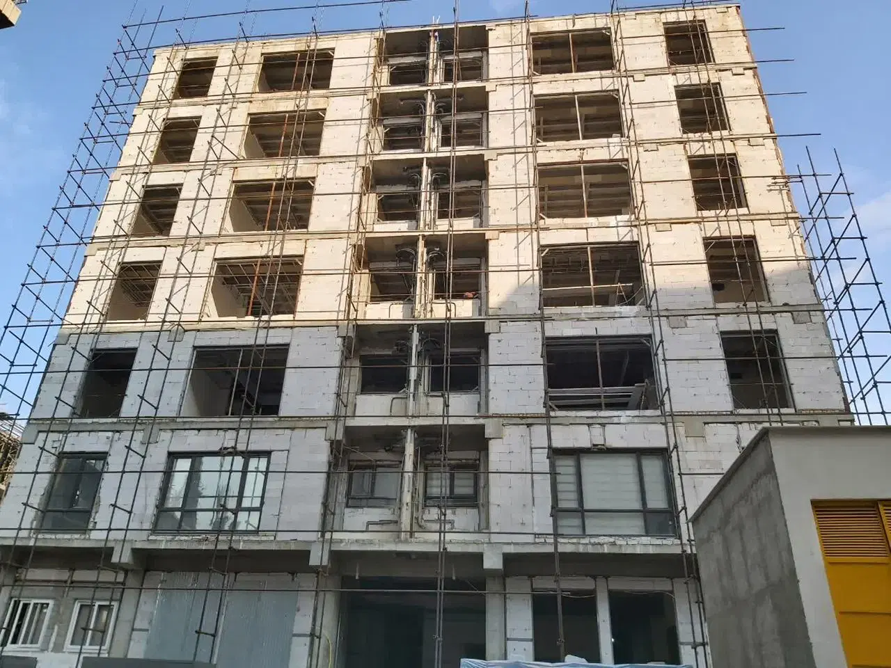 ۶۰ متر مناسب سرمایه گذاری در چیتگر