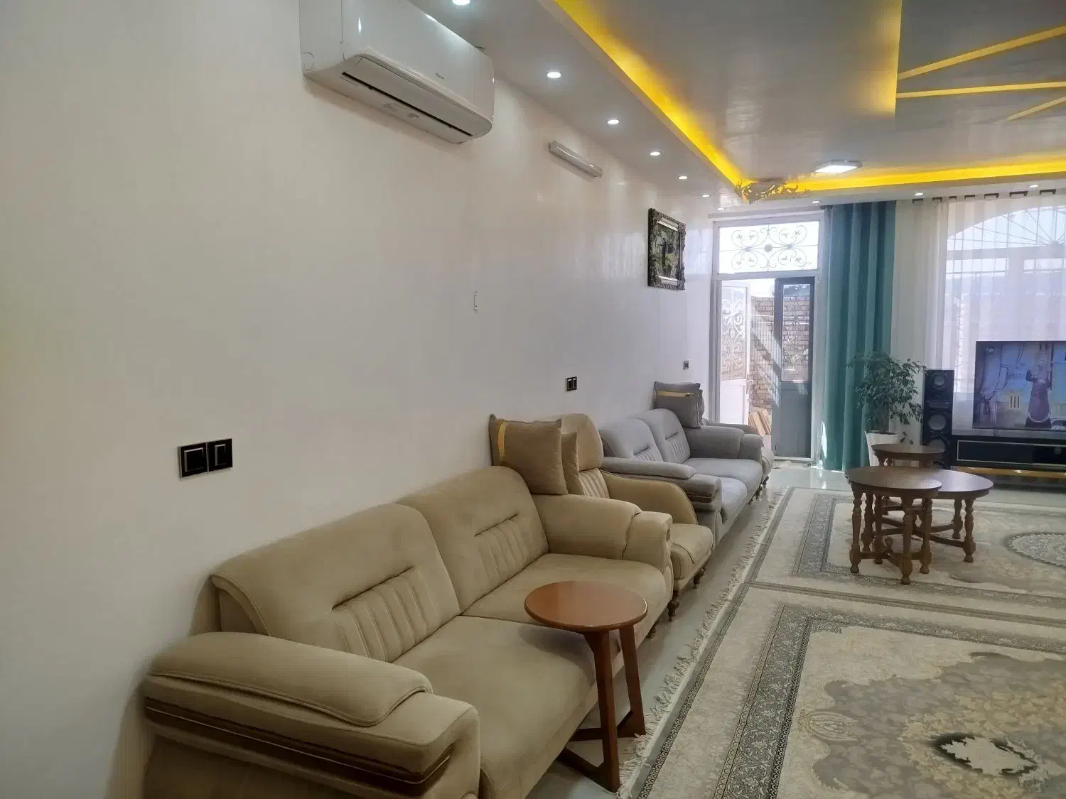 ملک در دو طبقه دو خواب