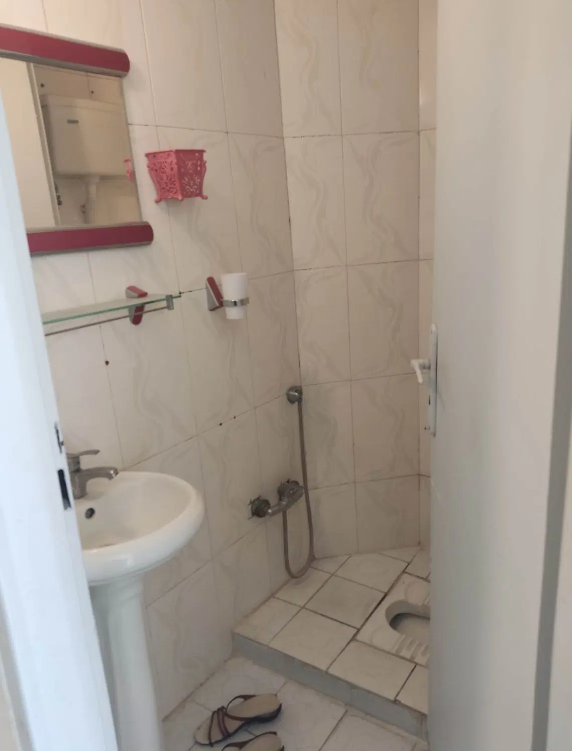 آپارتمان ۸۰ متر دوخوابه طبقه دوم
