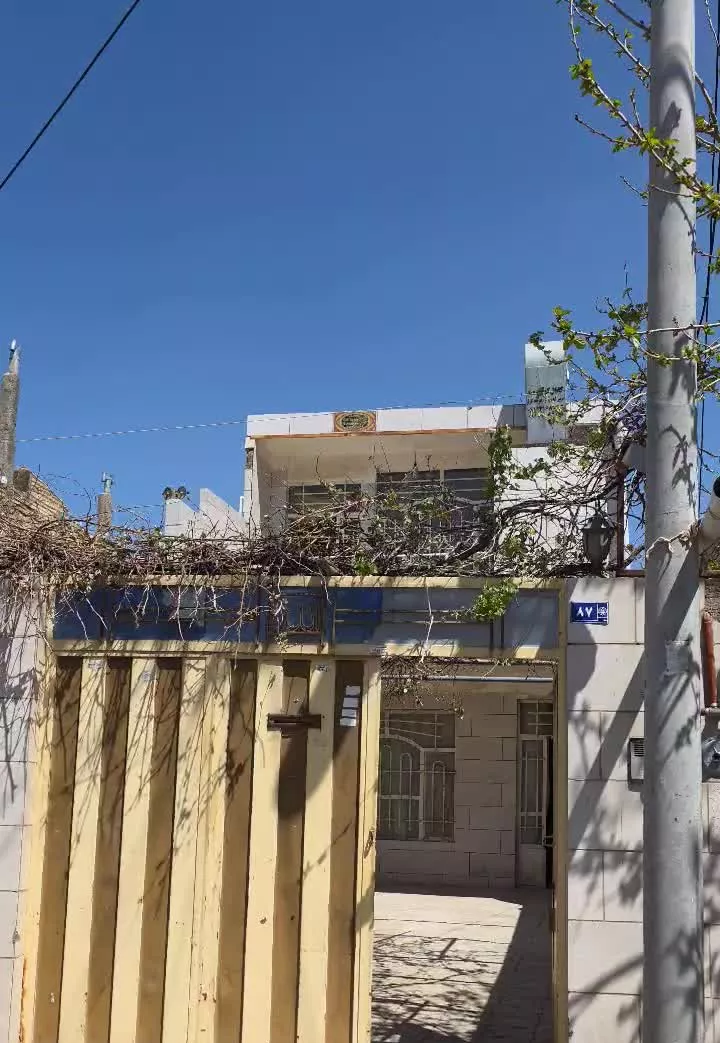 فروش دوطبقه مستقل برای  دو خانواده