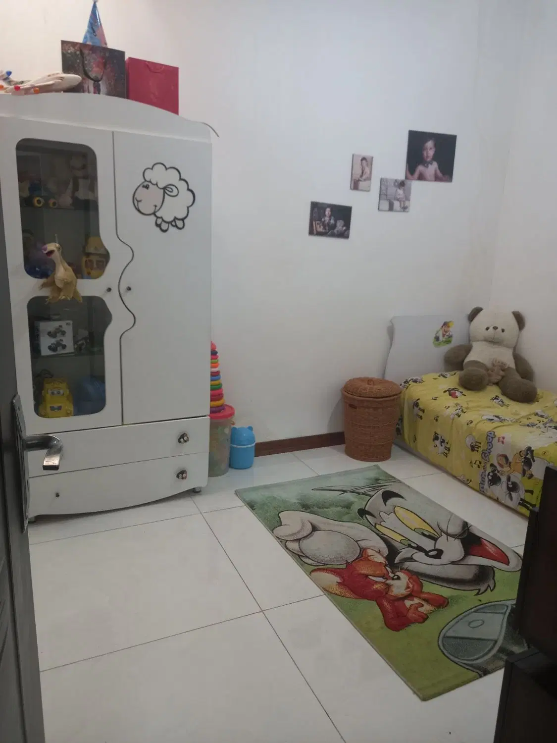 فروش منزل ویلایی حاشیه کمال 12