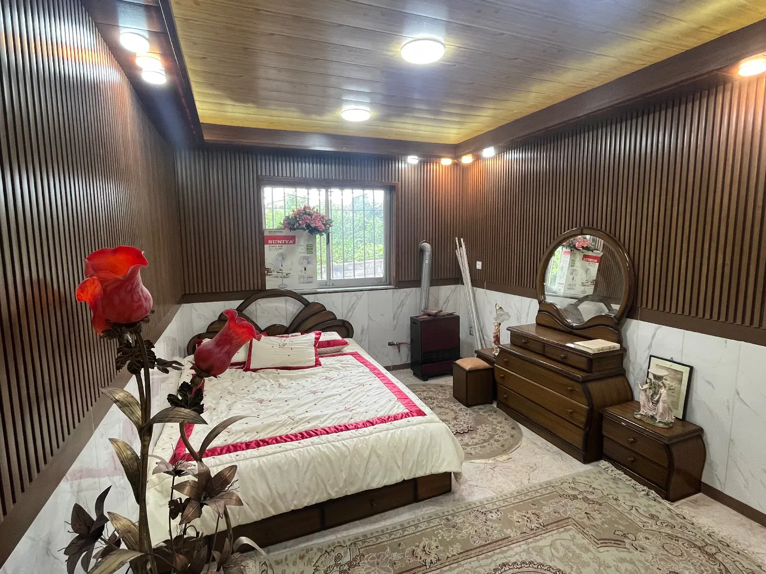 ویلای حیاط دار.حوزه شهری.مدارک کامل