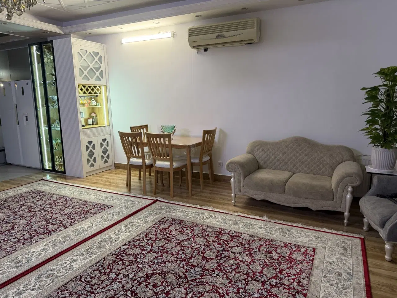 خانه۱۲۰متری پاسداران شرقی
