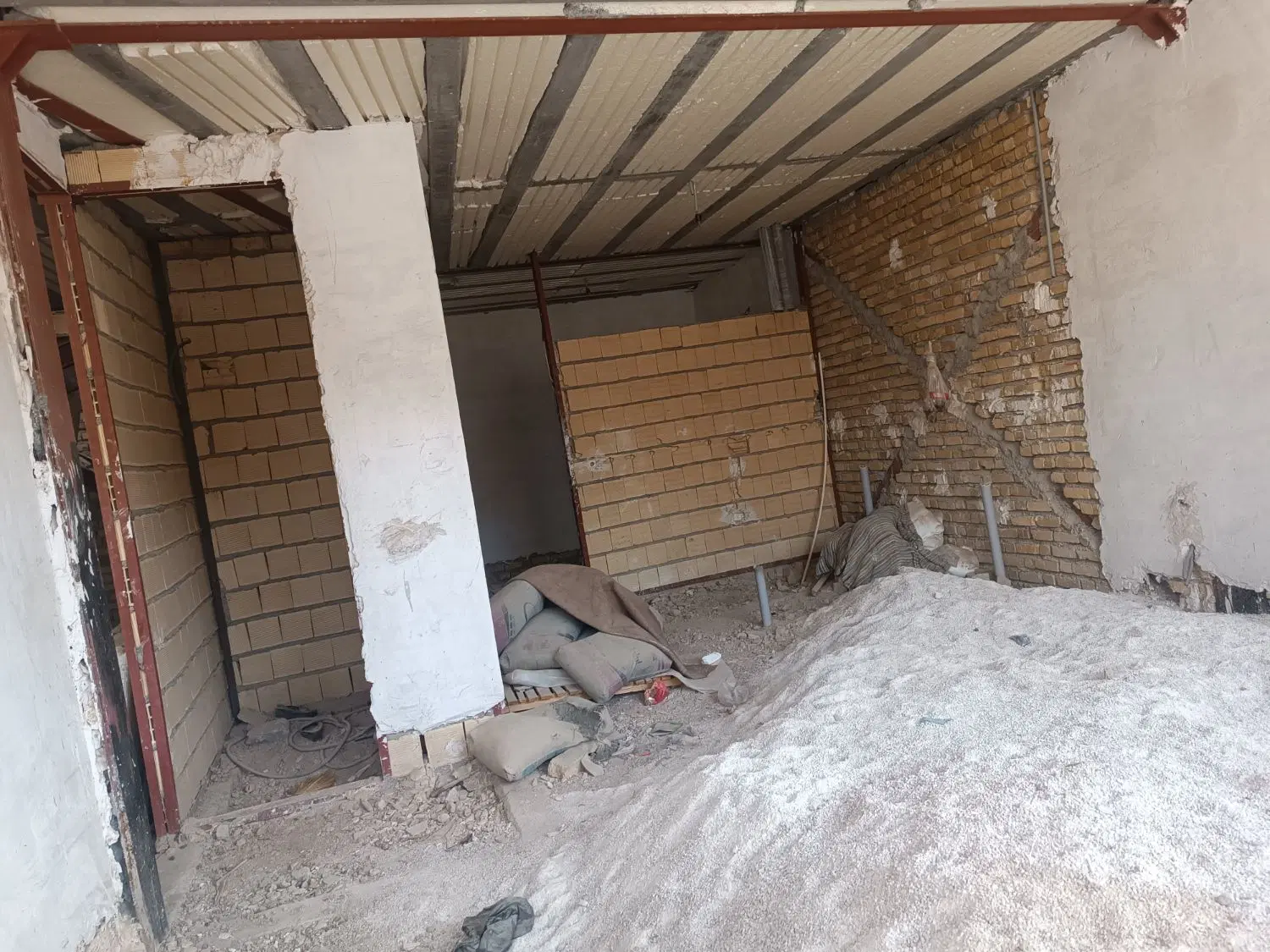 فروش خانه نیمه کاره با مجوز 2 طبقه