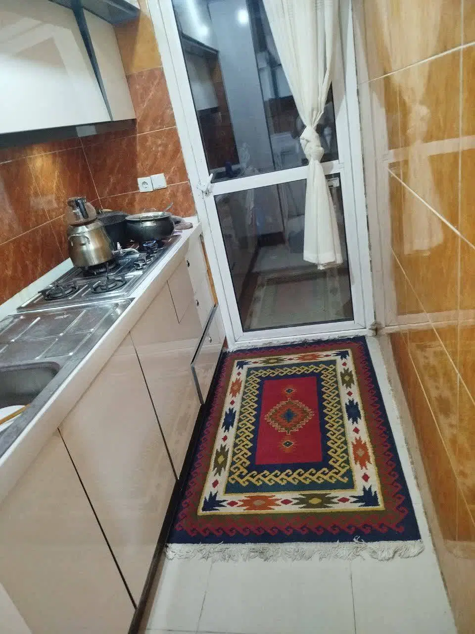 آپارتمان 160 متری سه خوابه در شفق مجتمع زاینده رود