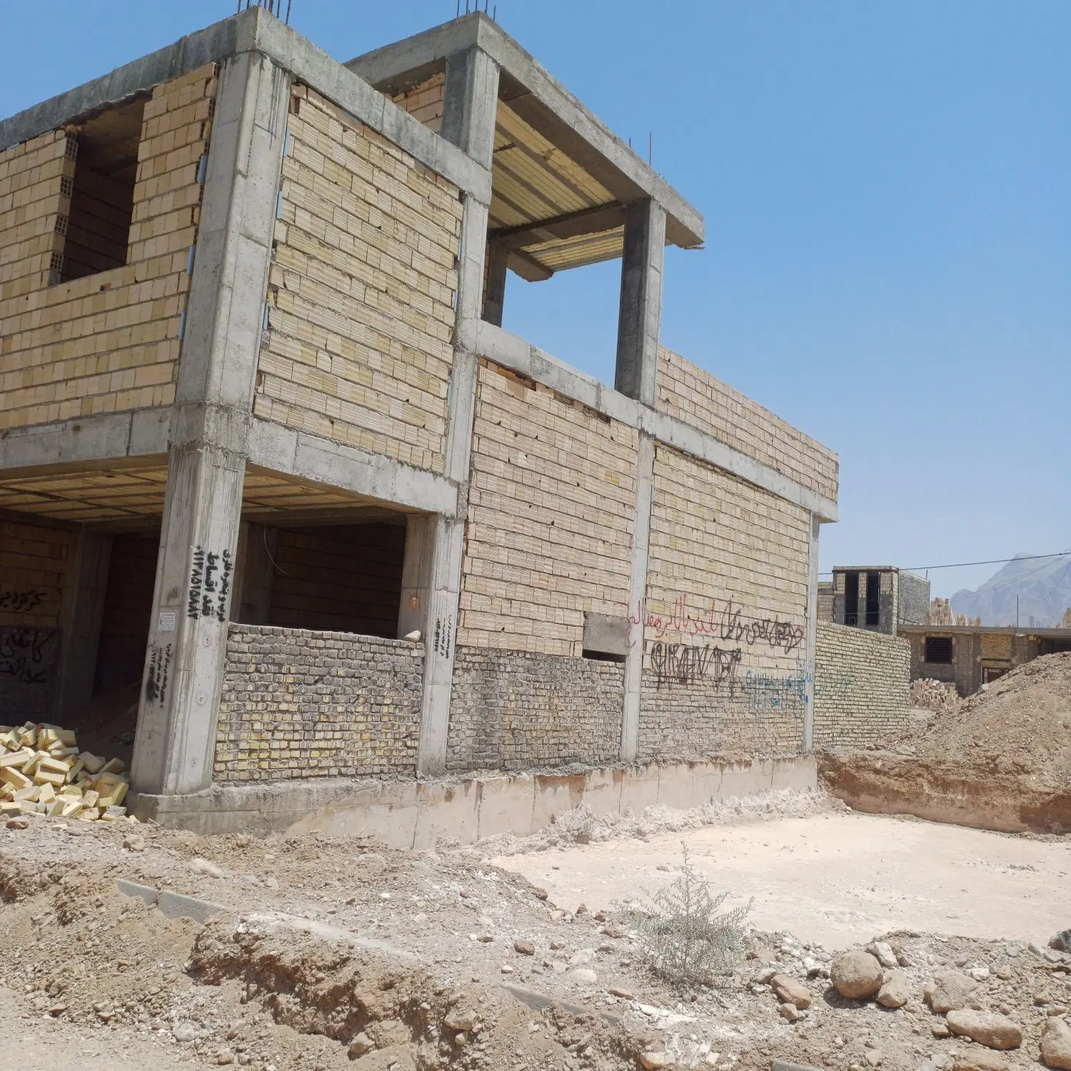 خونه نیمه ساز در تفت