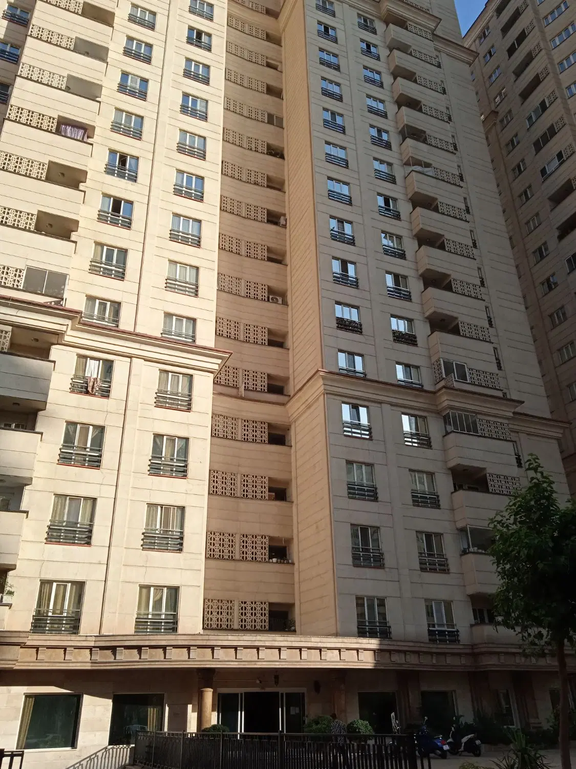 ۱۶۰ متر ۳خواب میدان دریاچه