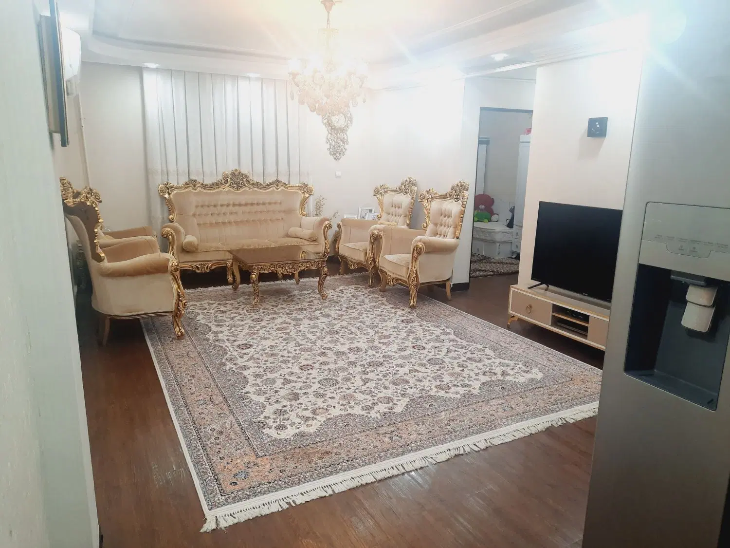 آپارتمان تک واحدی