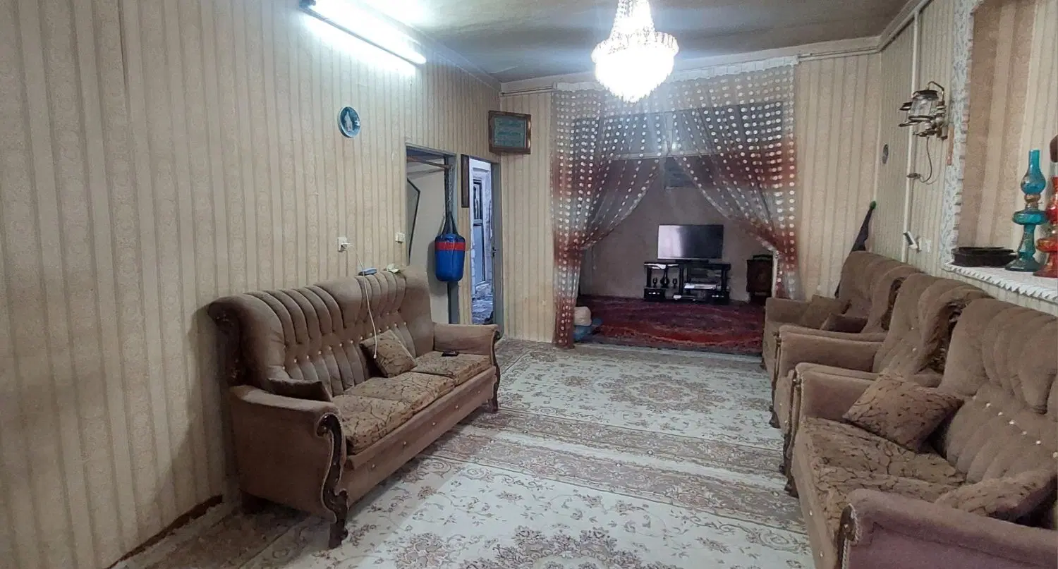 فروش خانه قزوین خیابان اصفهان ایرانگاز