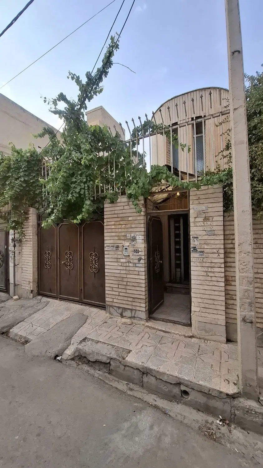 یک طبقه ویلایی دربست_سی متری سوم کوچه 221