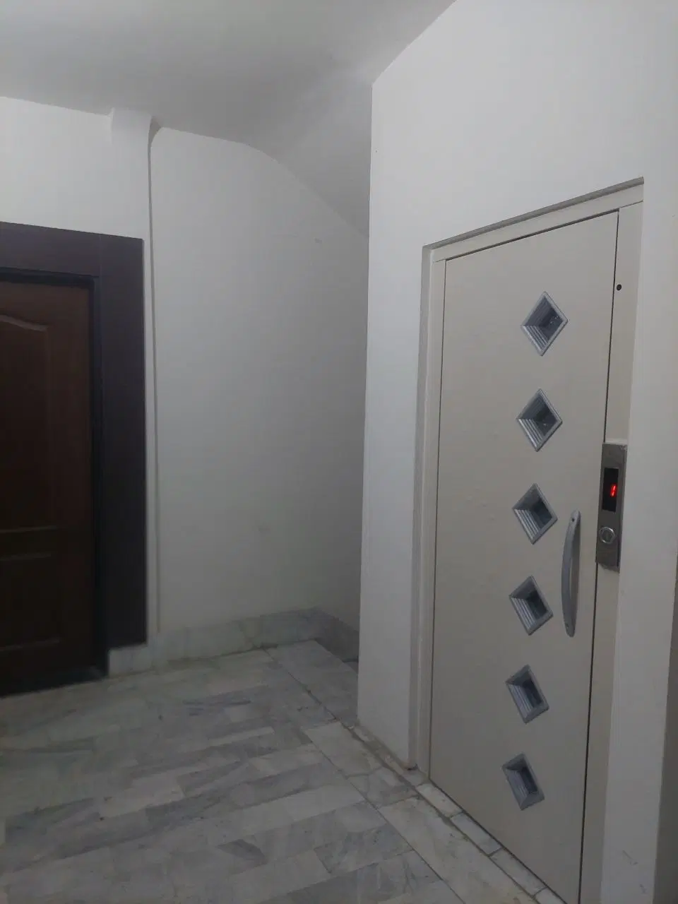 ۲تا آپارتمان۷۵متری در پروین‌اعتصامی‌وسرافرازان