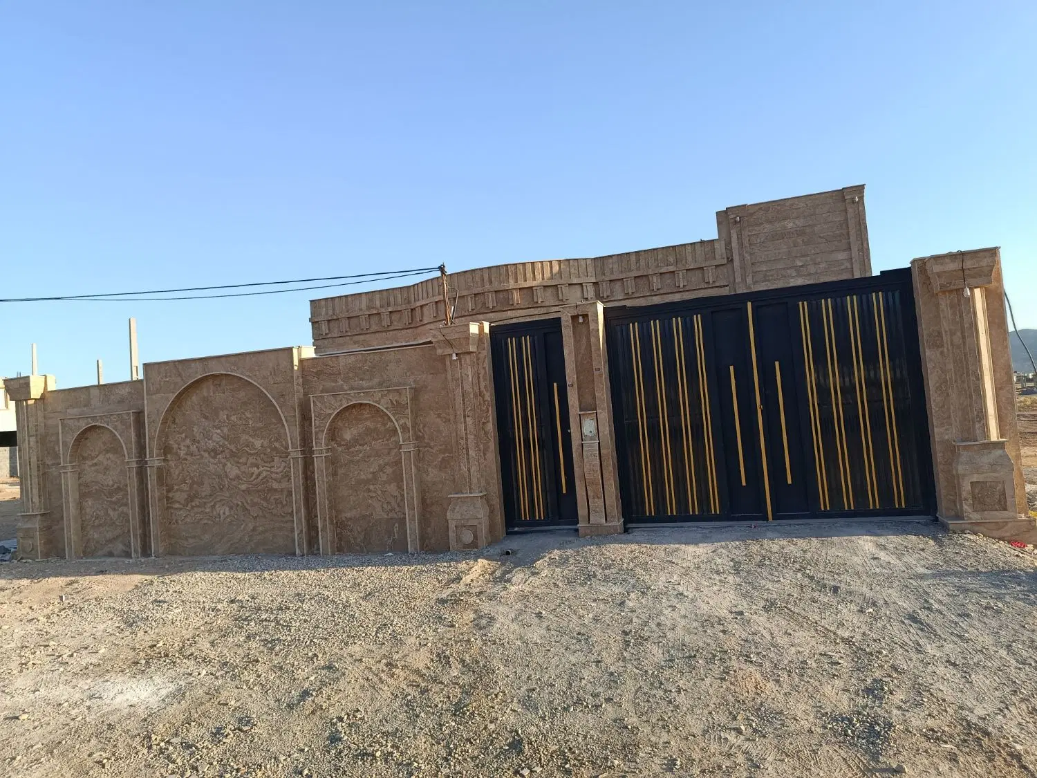 خونه ۳۰۰متر کلید اول سه خواب معاوضه با آپارتمان