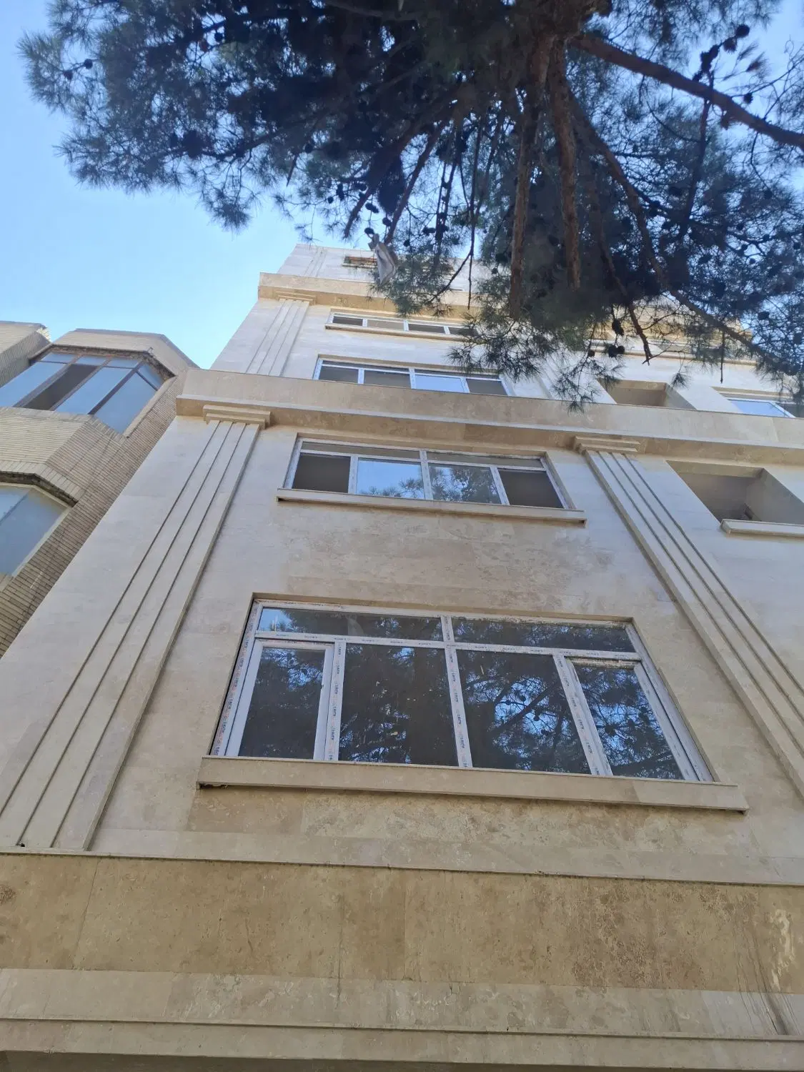 فروش ۱۰۵ و ۱۲۵ متر نوساز  ایثارگران ۱ ساخت ۱۴۰۵