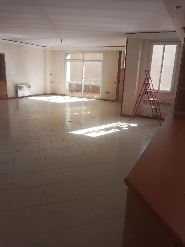 آپارتمان ۱۵۰ متری در باغ زیار