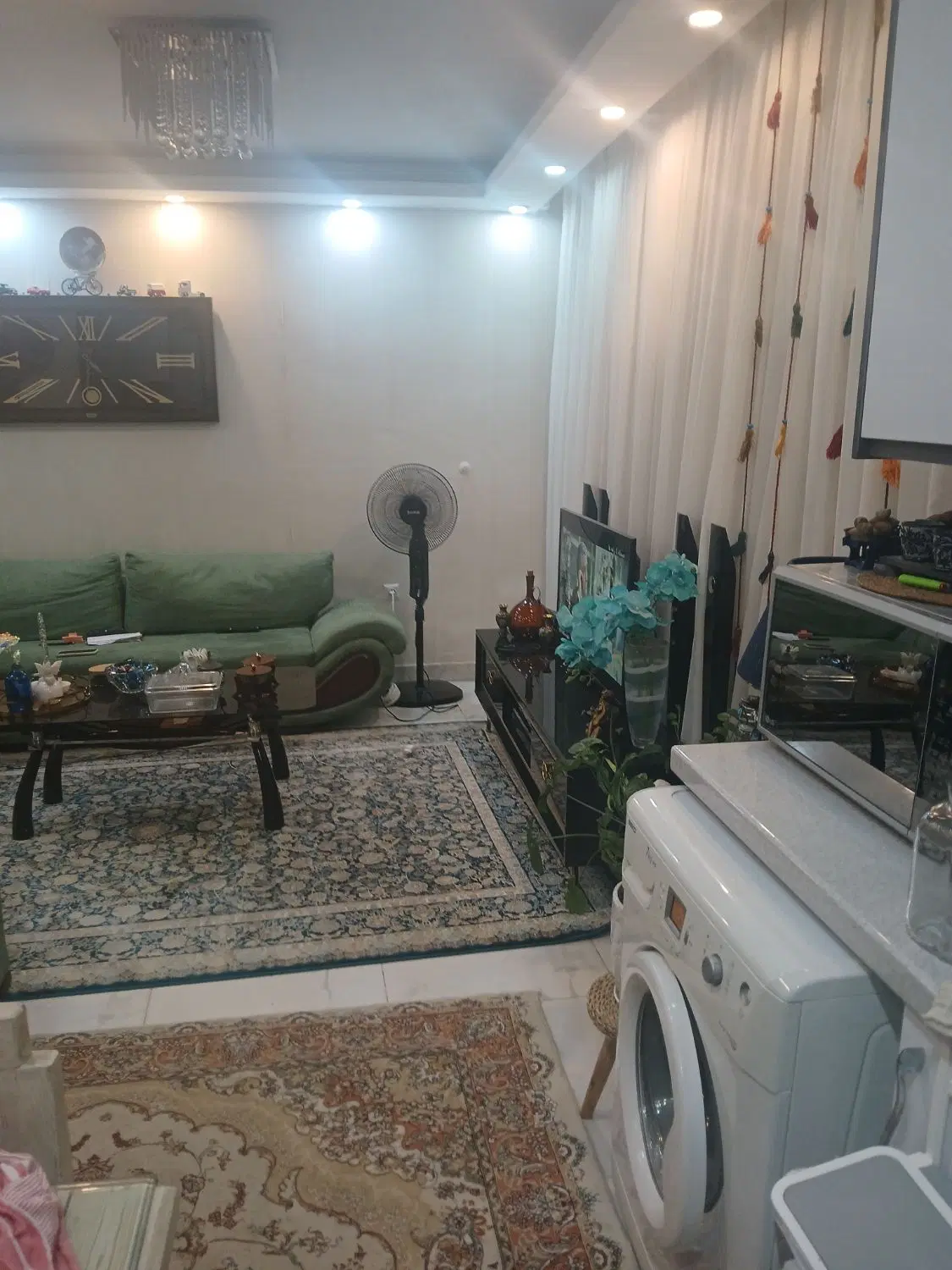 واحد آپارتمان زیرهمکف 61متر حیاط 20متر
