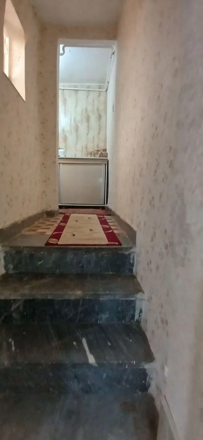 حیاط ویلایی در ۱۸ متری نیلوفر