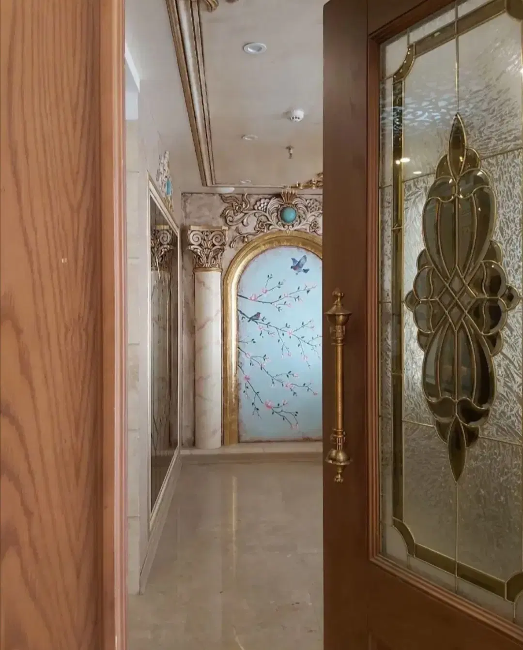 زیبای پاییزی_130 متر 3 خواب_تک واحدی_فول_غرق نور