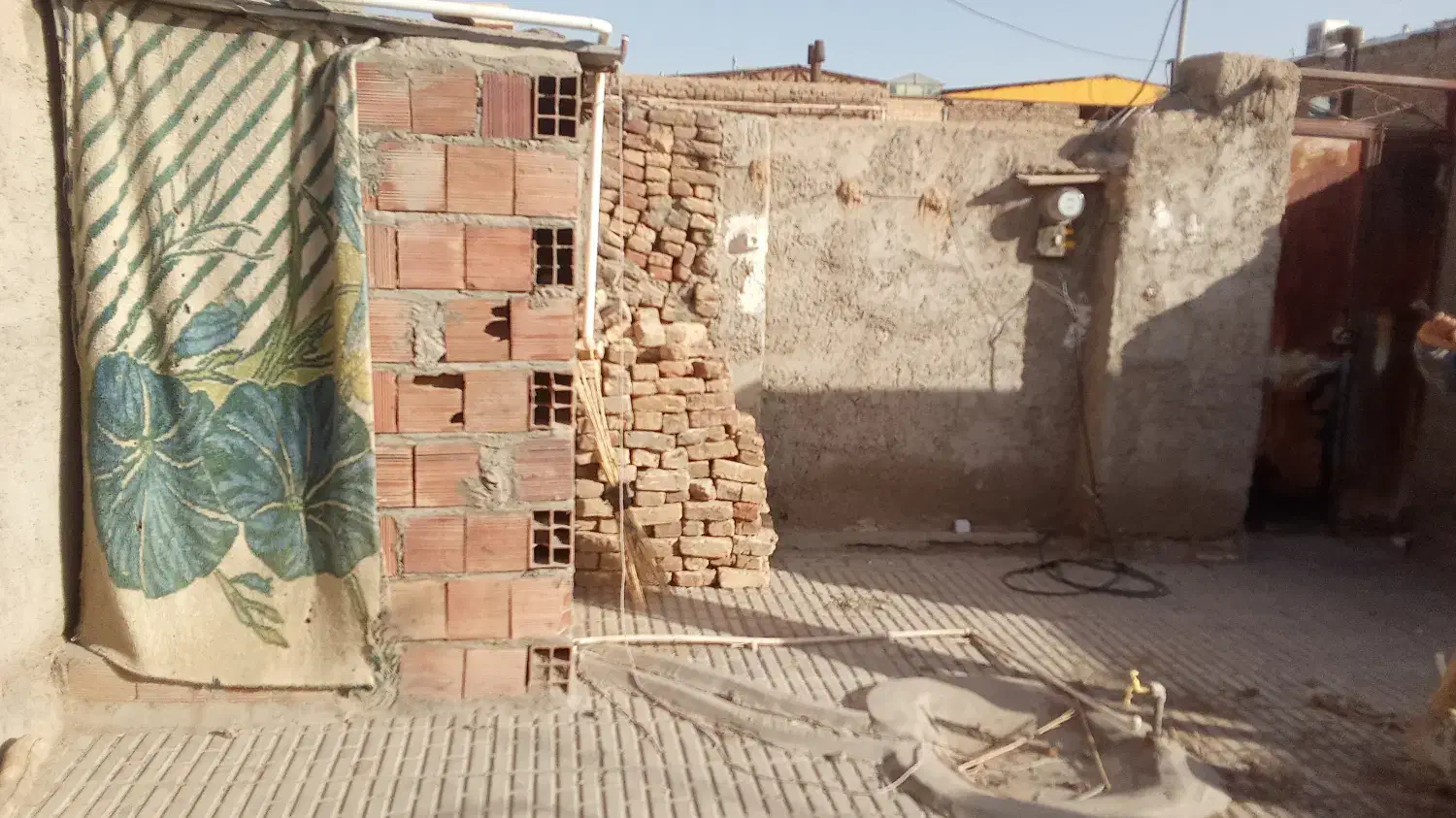 اجاره خانه به اتباع داری مجوز