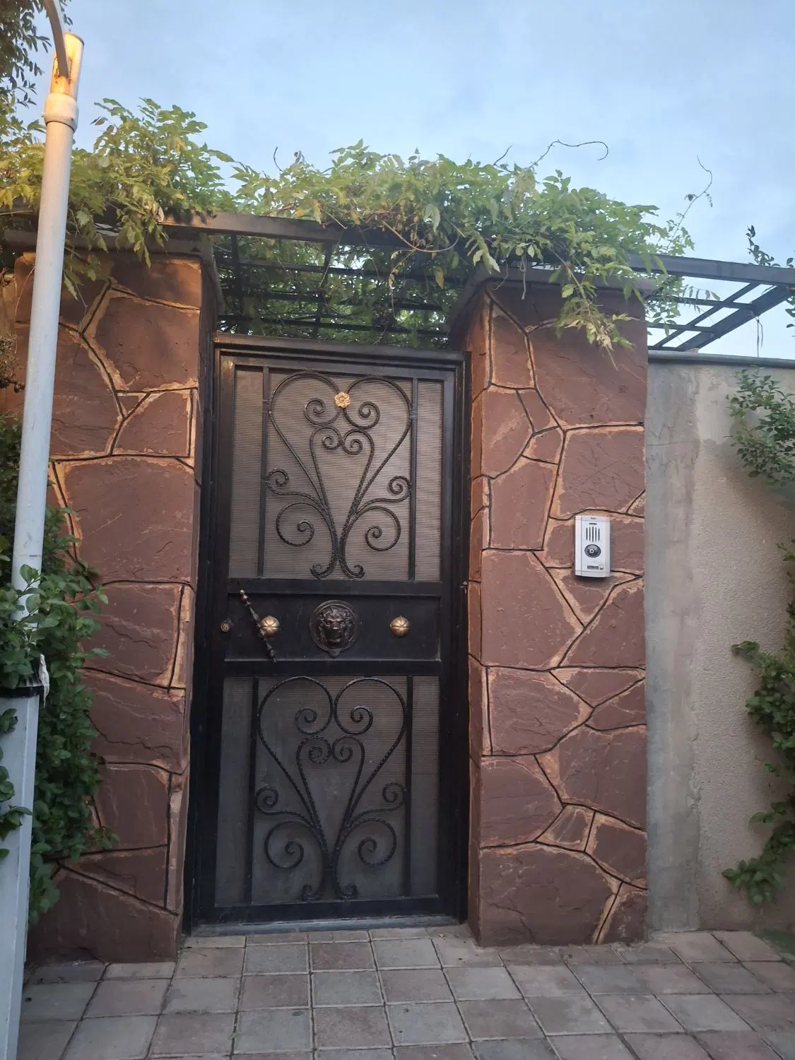 زمین فروشی