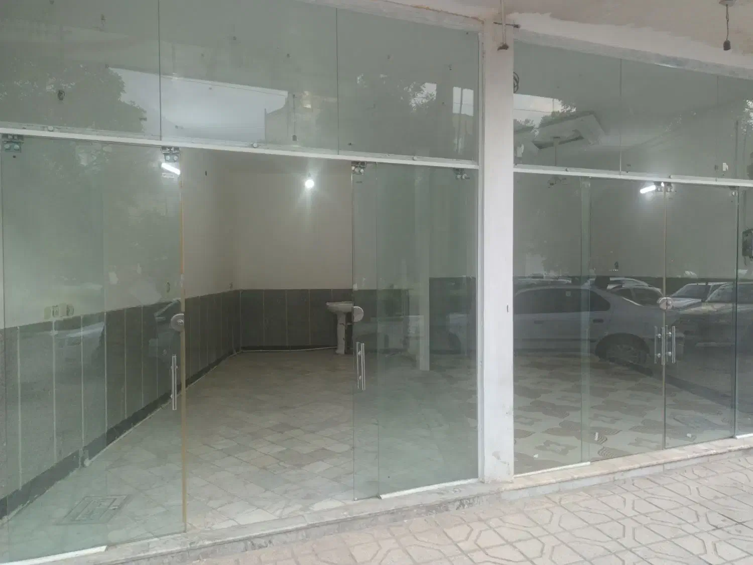 مغازه شیک وتمیز مناسب جهت کارچوب