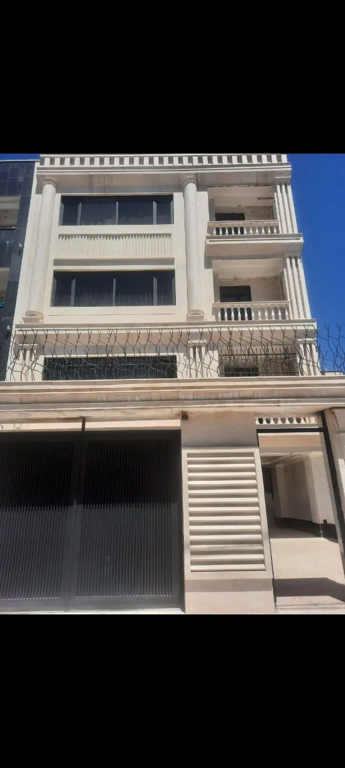 طبقه اول ۱۲۰ متری فلکه ساعت