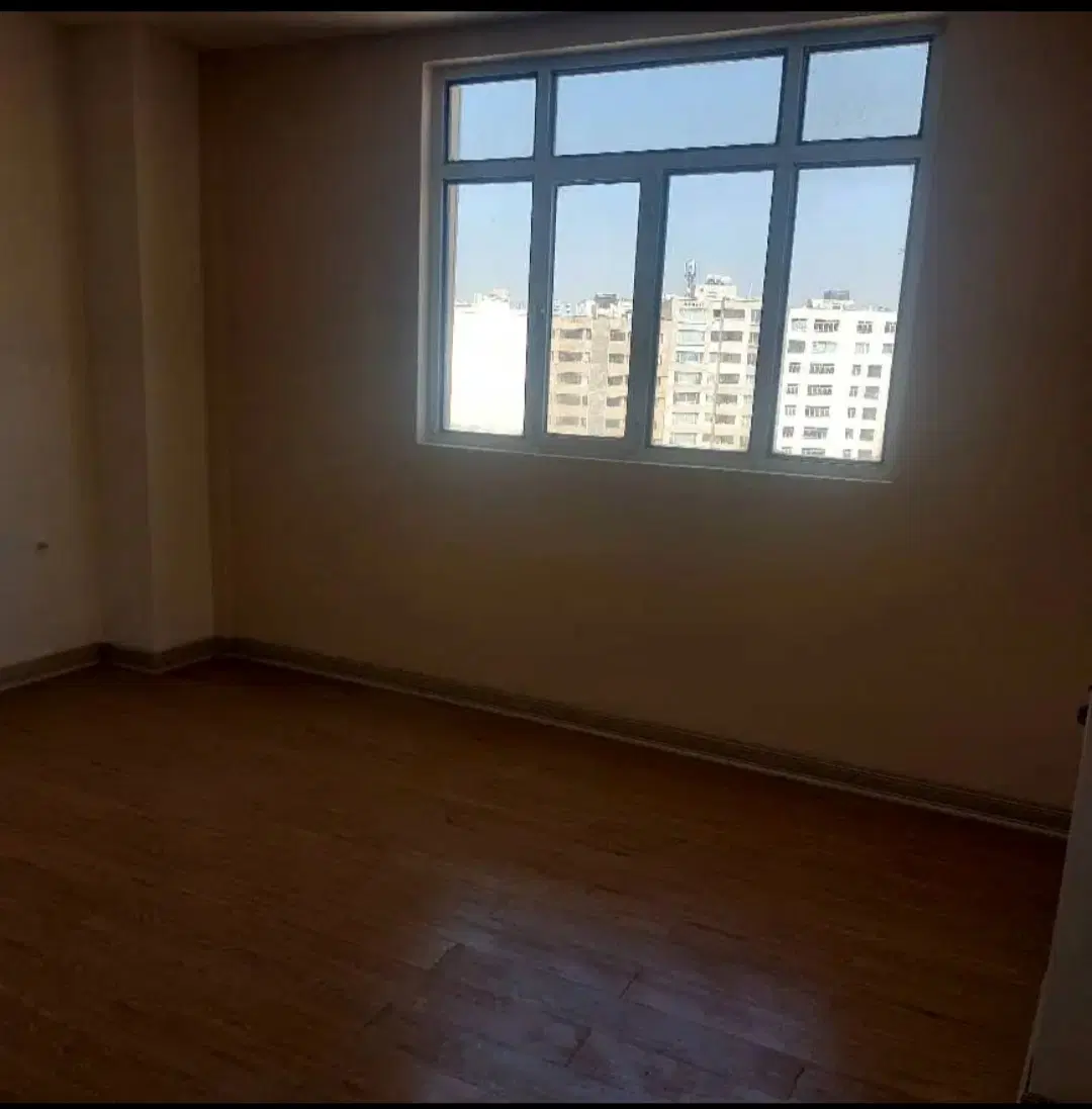 نیازمند یه هم خونه