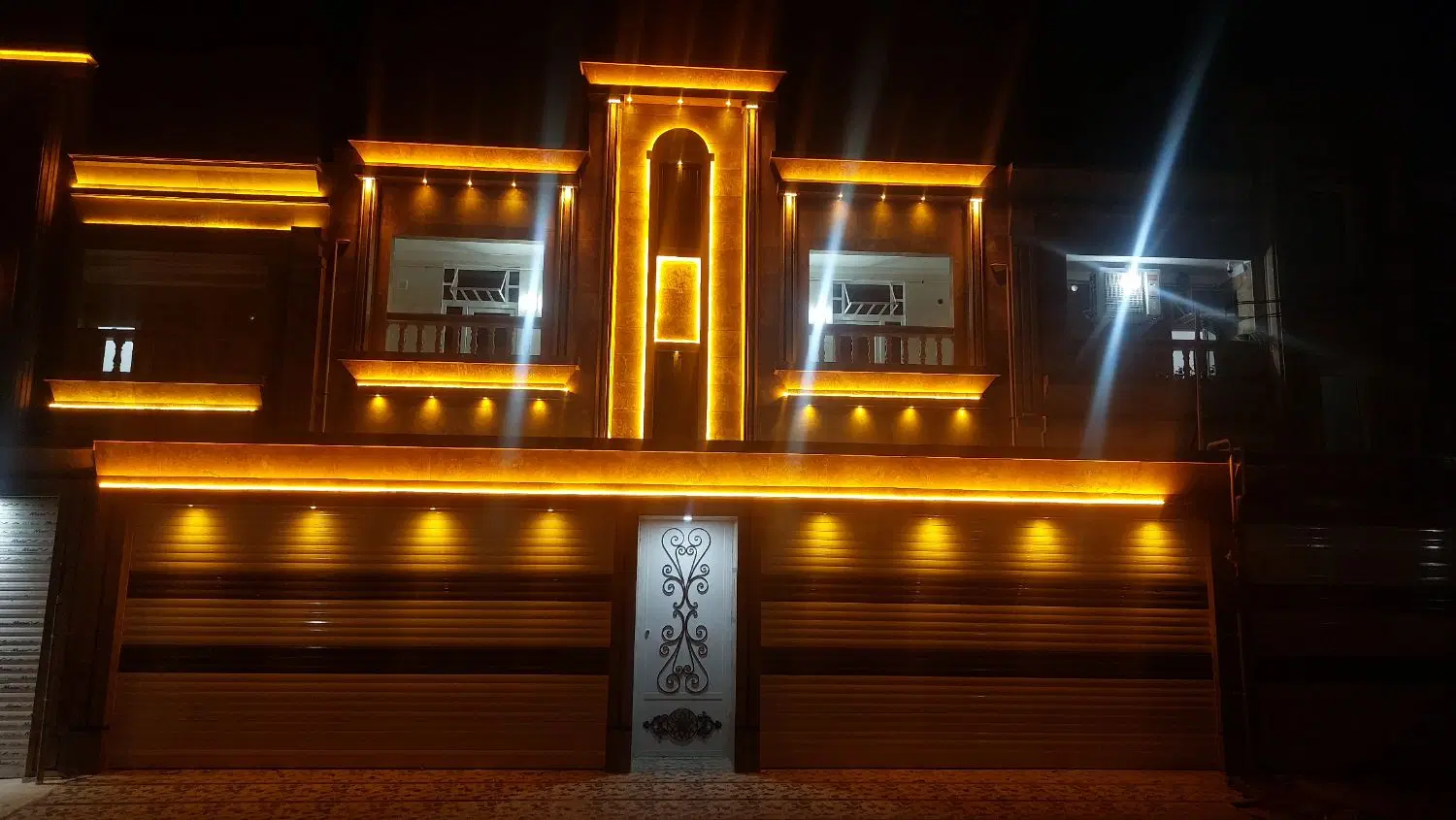رهن کامل ۸۵ متری همکف گلها