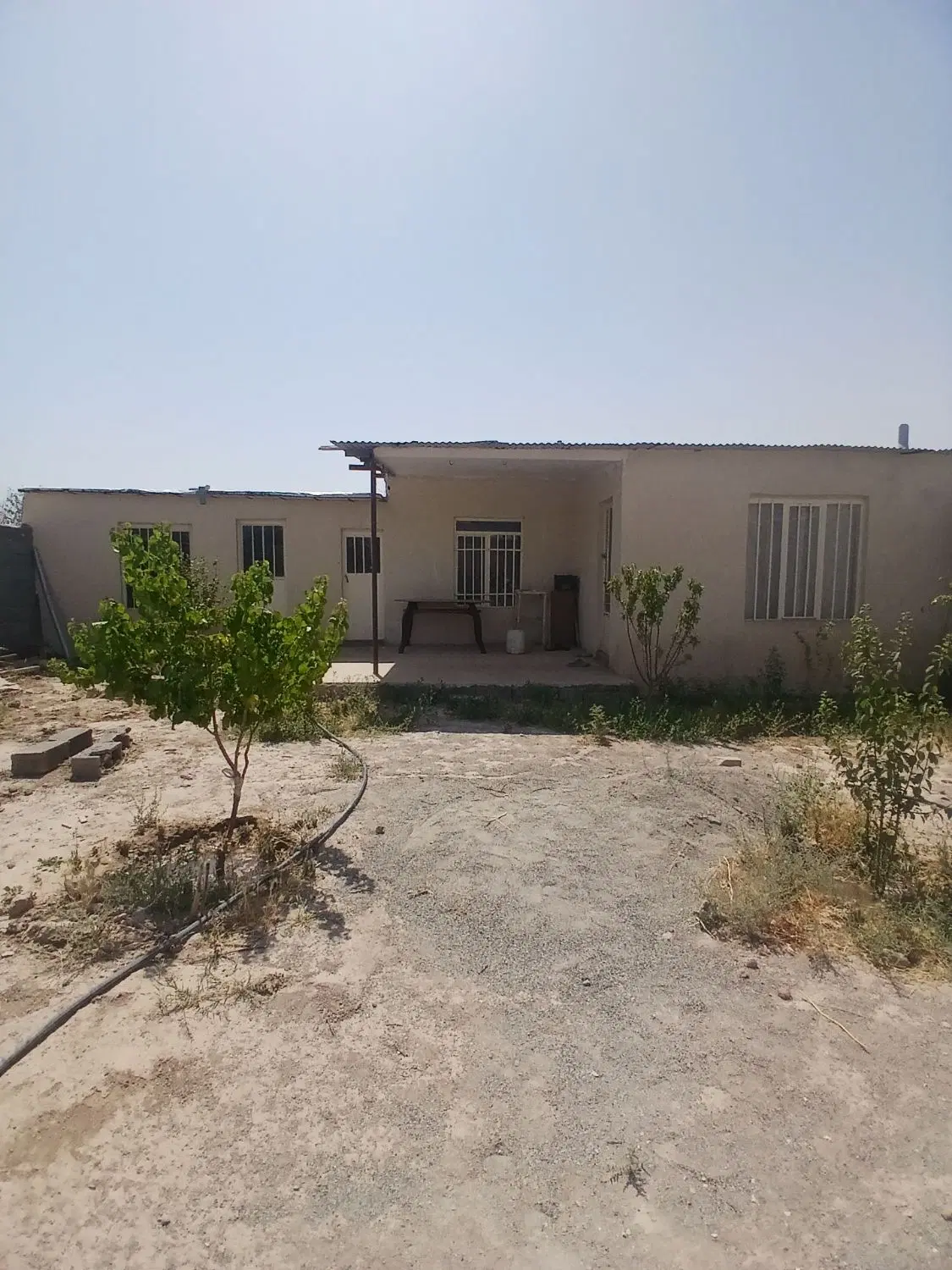 باغچه با بنای ۶۵ متری