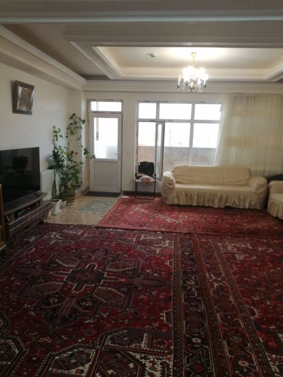 آپارتمان ۱۲۰مترمربع واقع در شهرک ارم طبقه۶