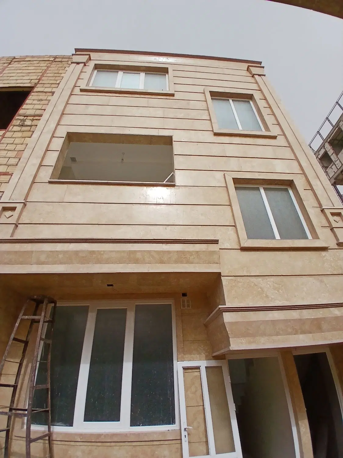 منزل رهنی ۱۷۵متر ۳خوابه کلهری حیدریان