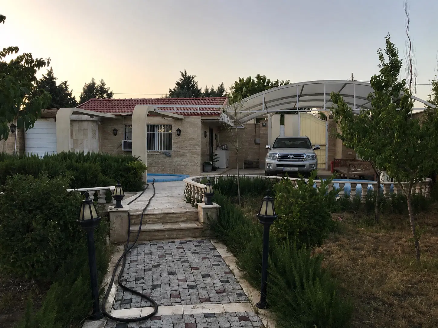 ۵۴۰ متر باغ ویلا _ طاووسیه کردان