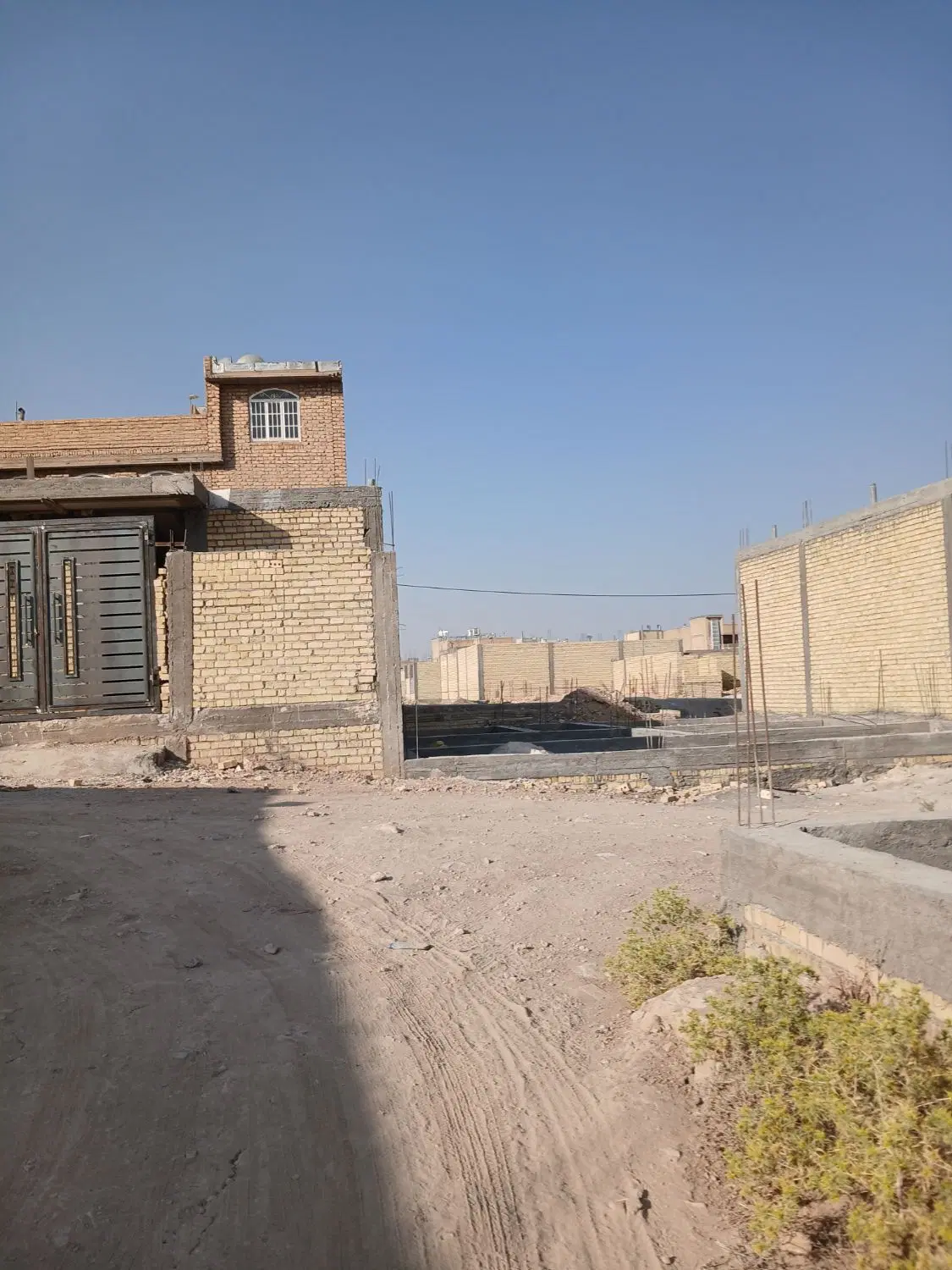 زمین ۱۲۰متری