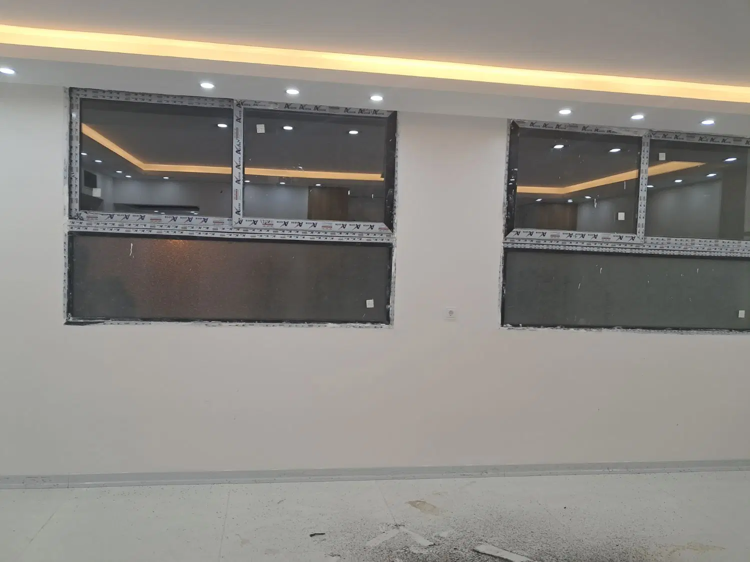 واحد خدماتی ۶۰ متری بر بلوار دانشجو