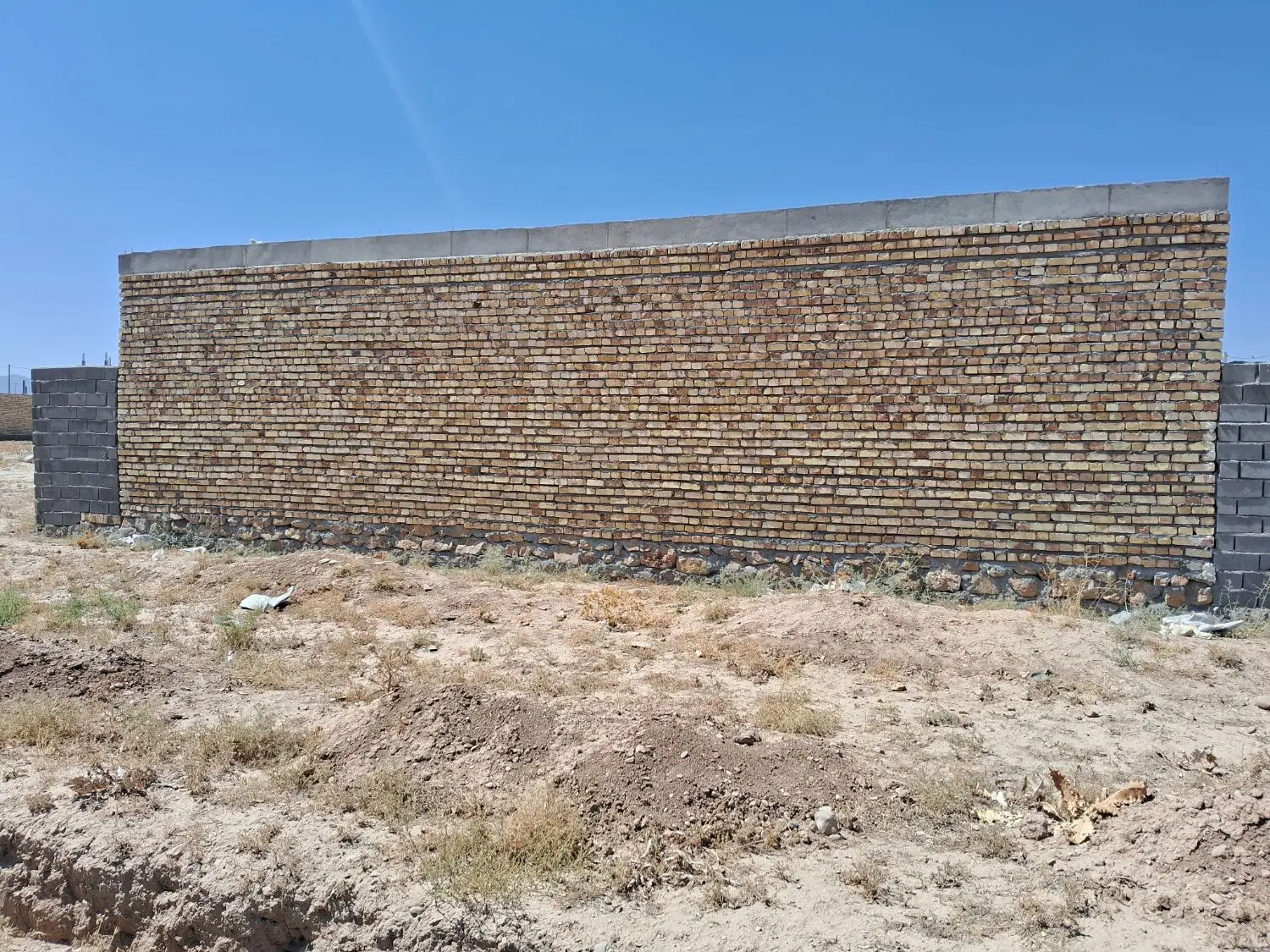 بنای نیمه ساخت در کلاته یاور
