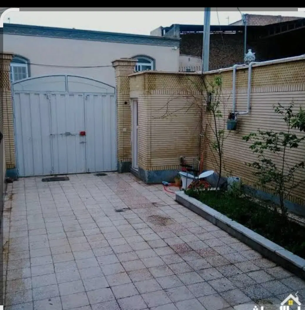 ویلایی گنجشگیر خیابان عدل جنب مدرسه عدل