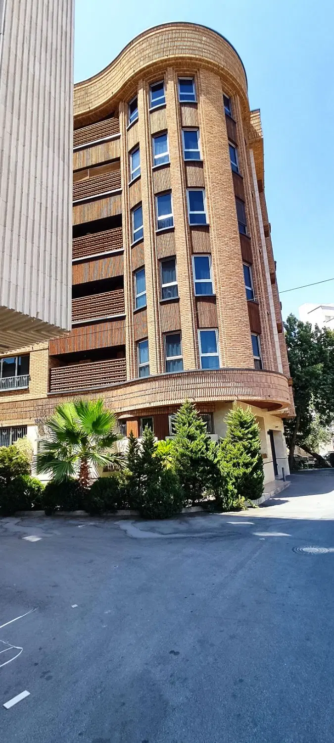 ویلایی 2 واحد همکف و اول
