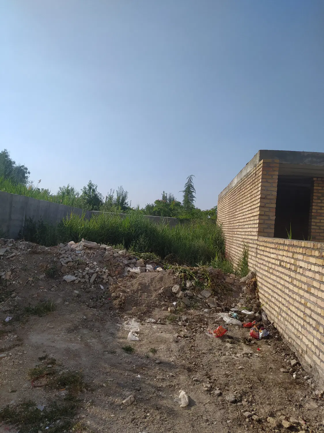 خانه نیمه کاره