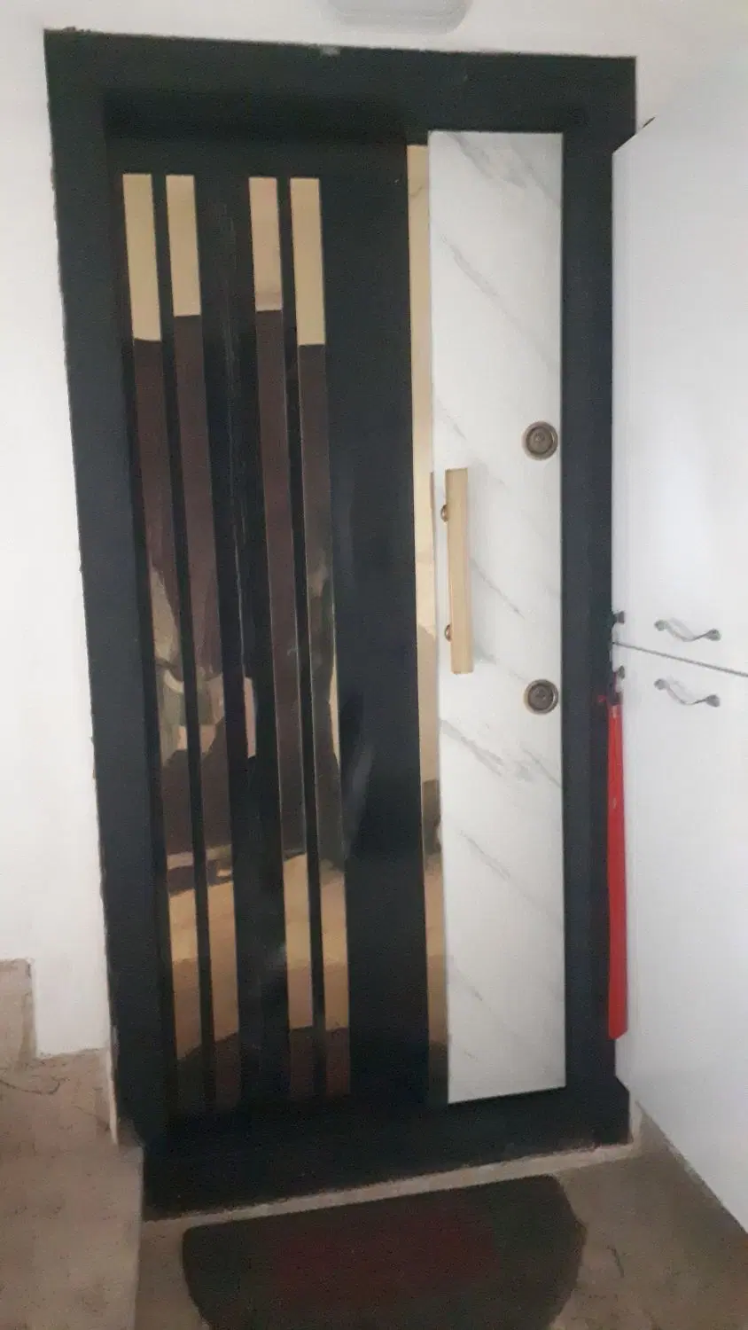 یک واحد آپارتمان ۹۳ متری