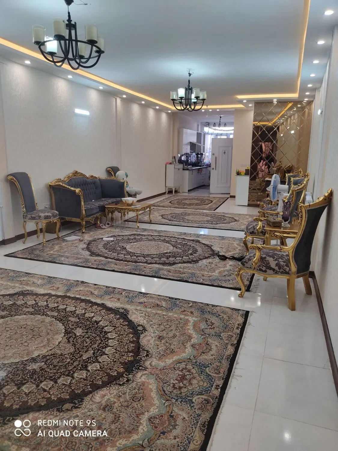 ی واحد۱۳۰متری با ۳۰مترحیاط