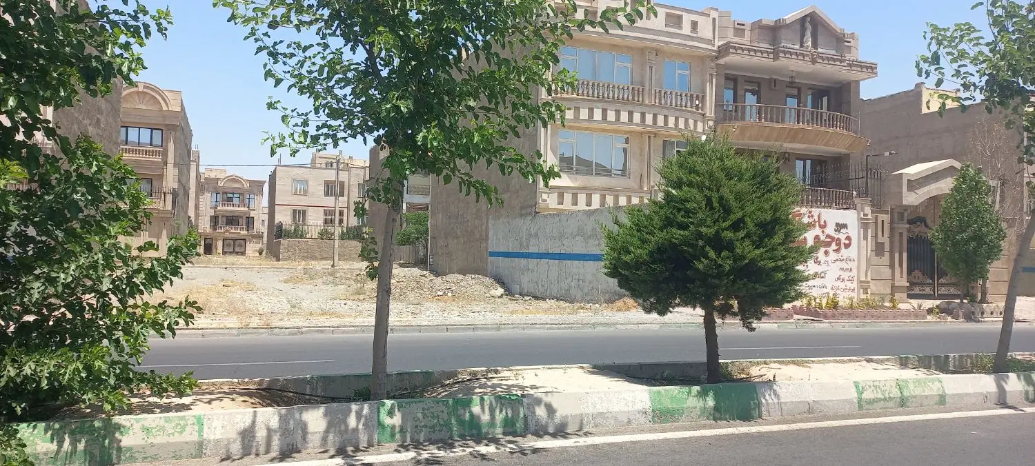 زمین ۲۰۰ متری بر بلوار بابایی دو کله با جواز