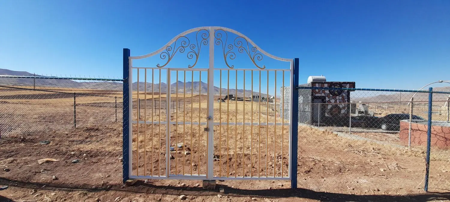 زمین باغی