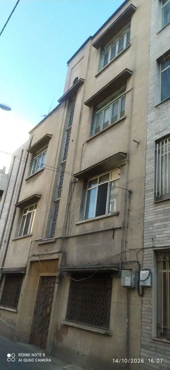 فروش یکجا خانه سه طبقه