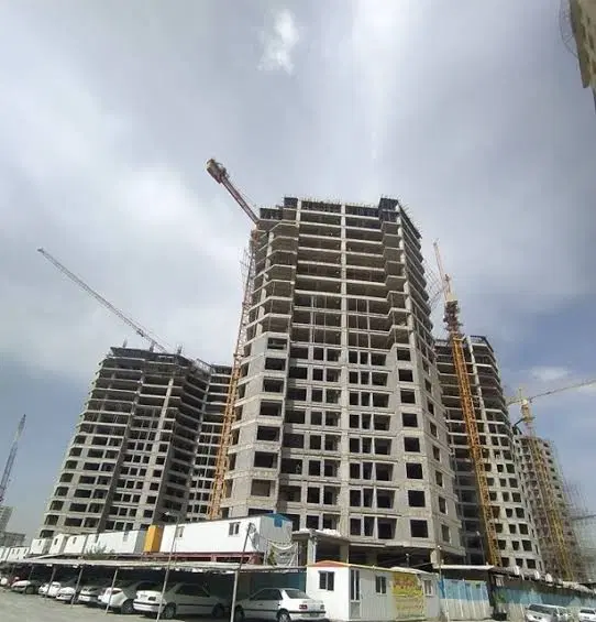 شاپوری ۱۰۰متری