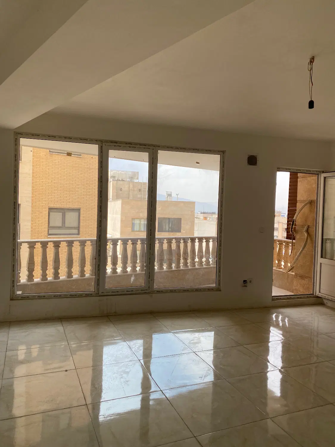 فروش اپارتمان صفر ۱۷۴ متر سه خواب ،خیابان دانشگاه
