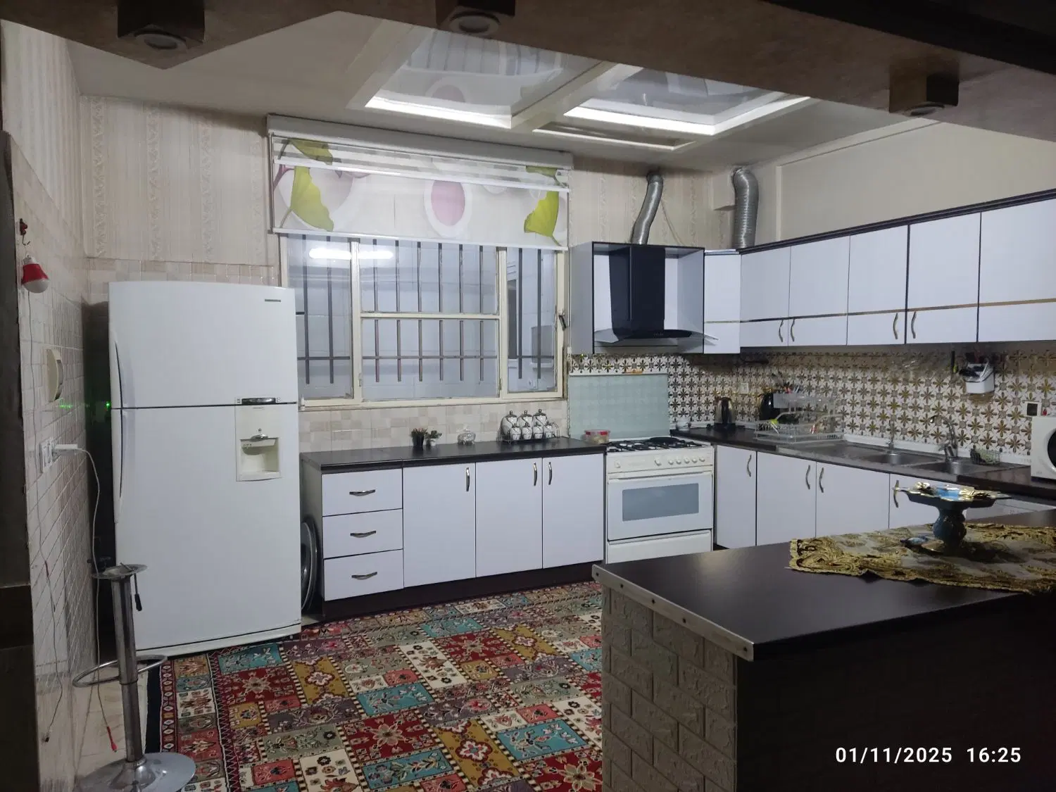 آپارتمان ۱۱۰متری_پارکینگ اختصاصی_مطهری شماای_عبادی