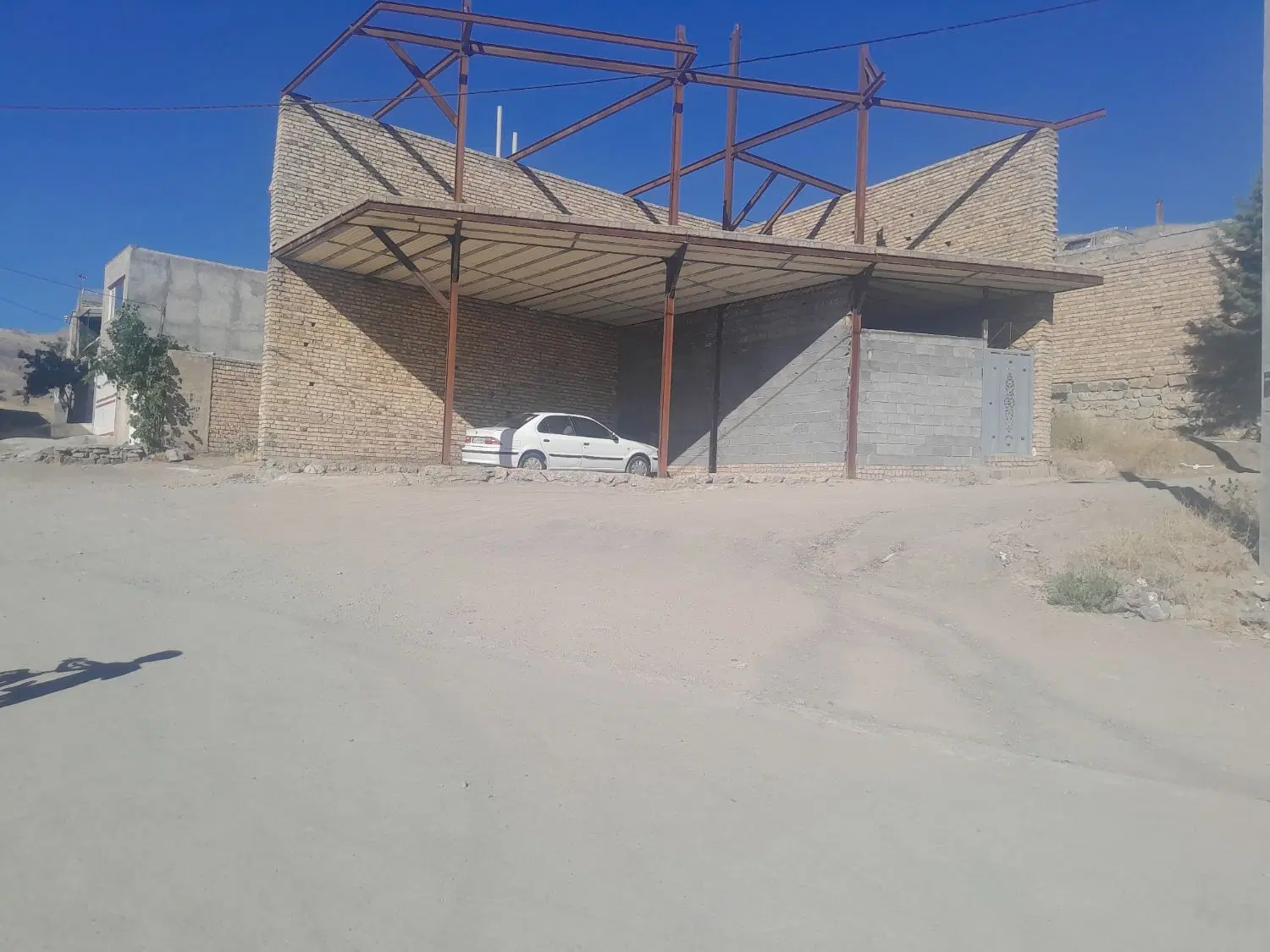 خانه نیمه کاره