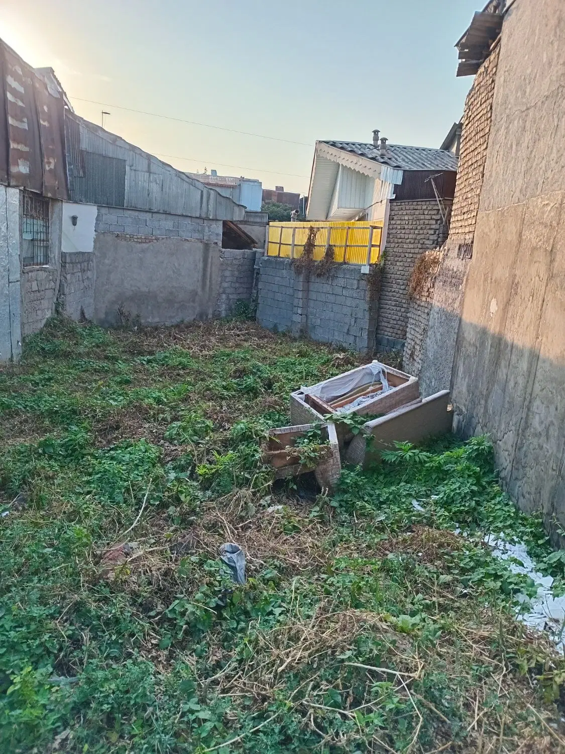 زمین ۹۴ متر مربع